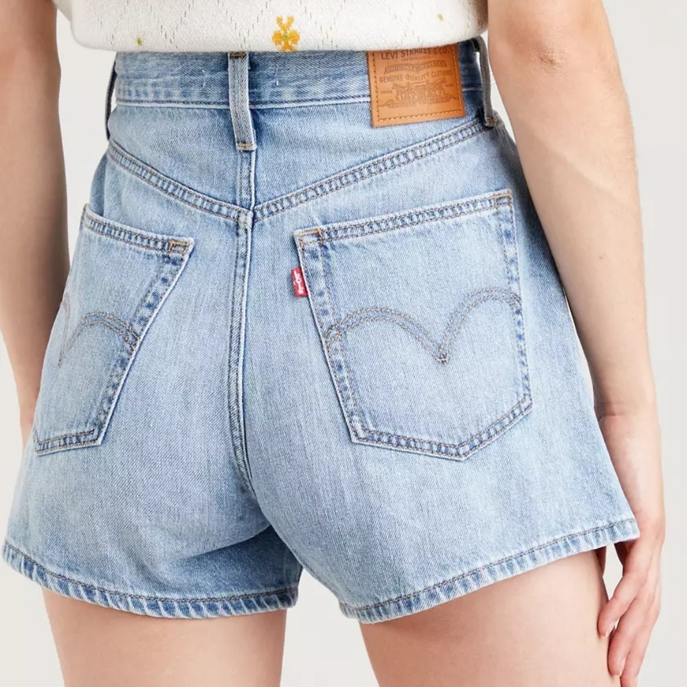 Levi's High Loose Shorts